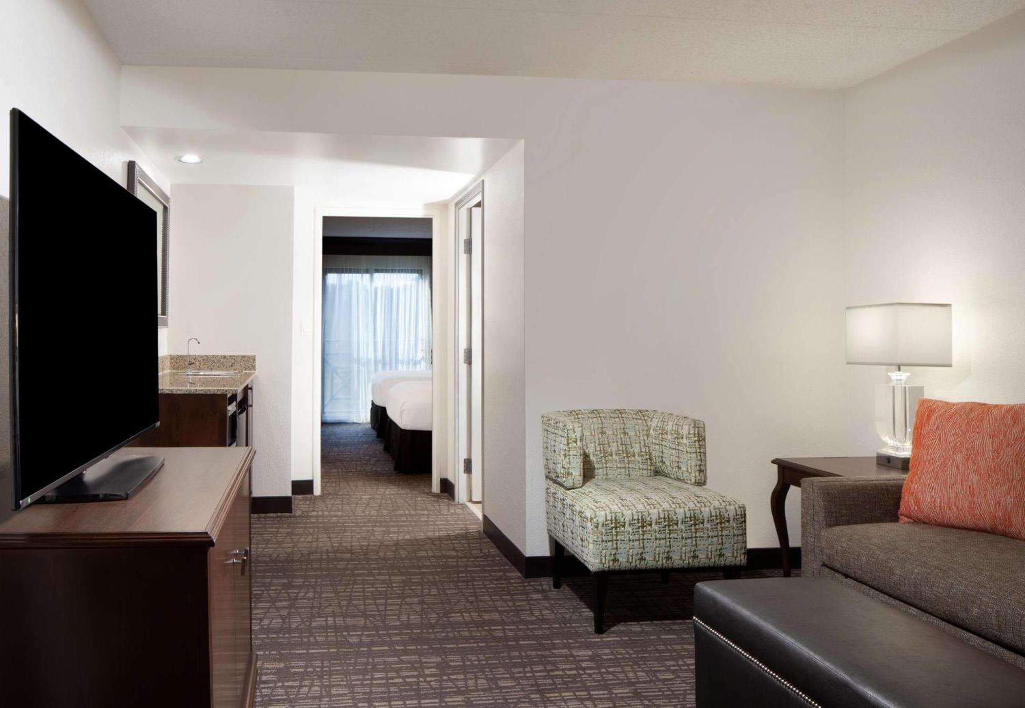 Embassy Suites By Hilton Philadelphia Airport Екстериор снимка