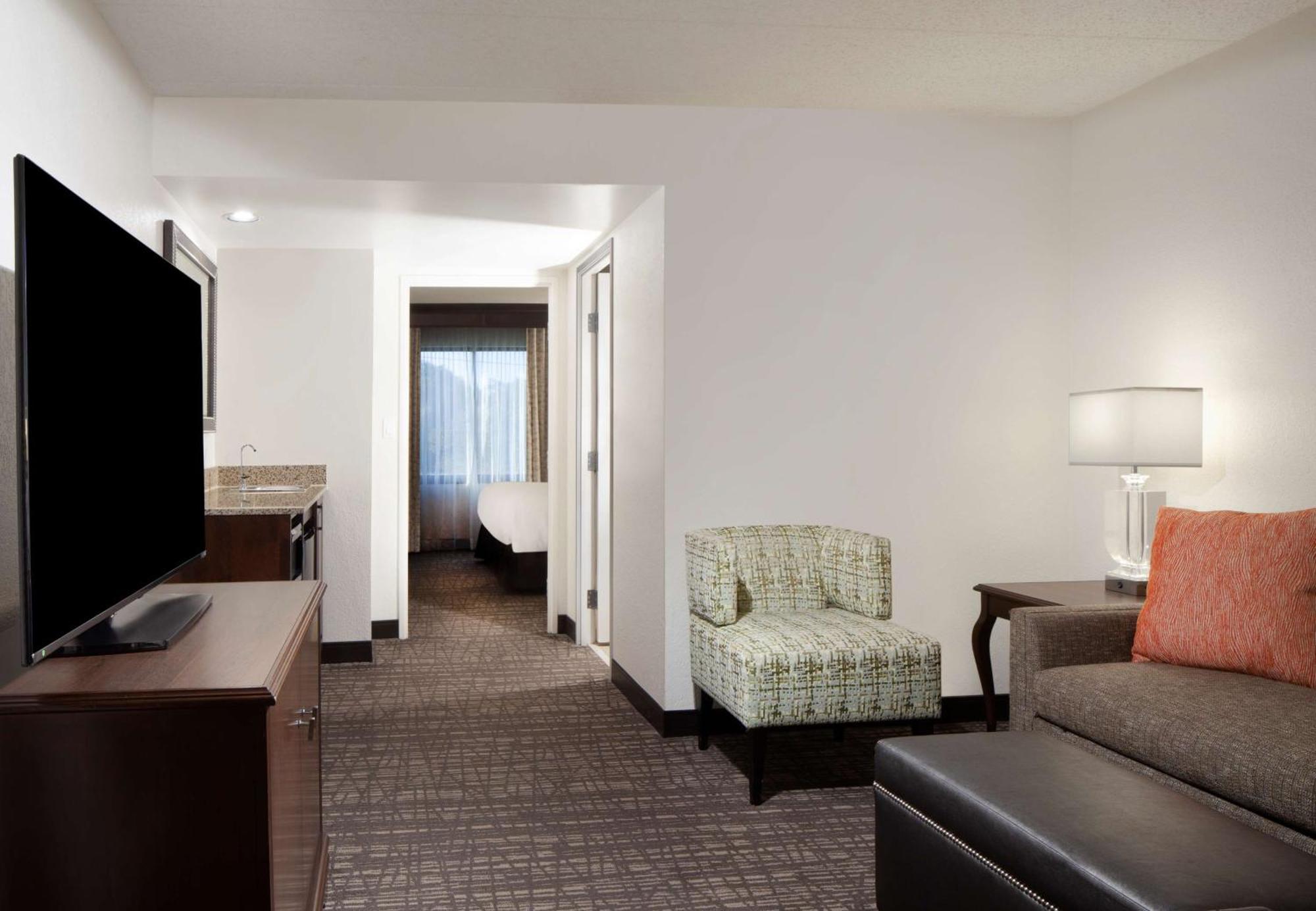 Embassy Suites By Hilton Philadelphia Airport Екстериор снимка
