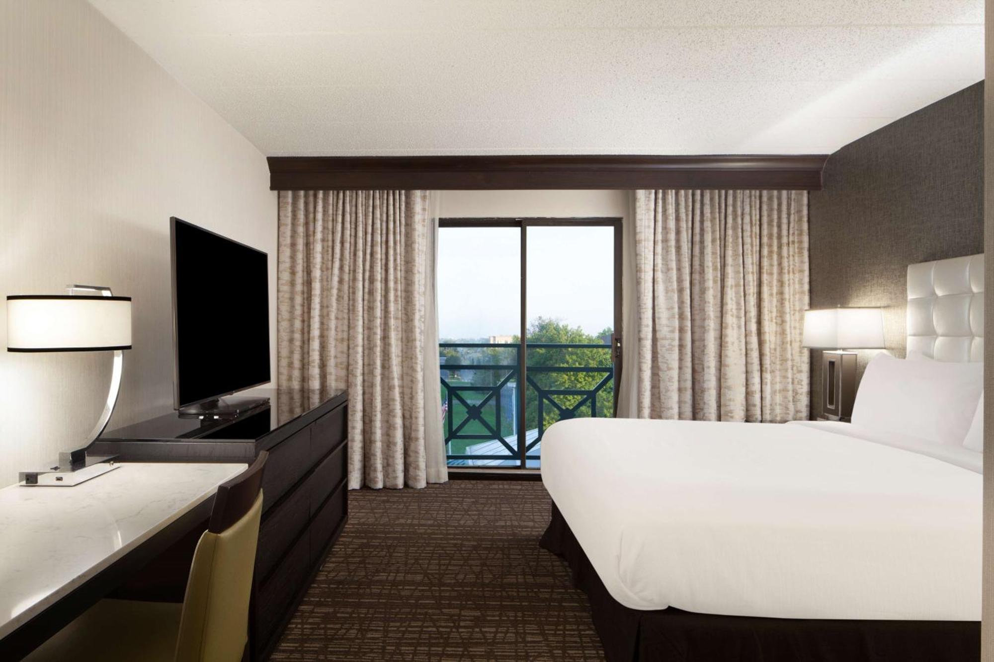 Embassy Suites By Hilton Philadelphia Airport Екстериор снимка