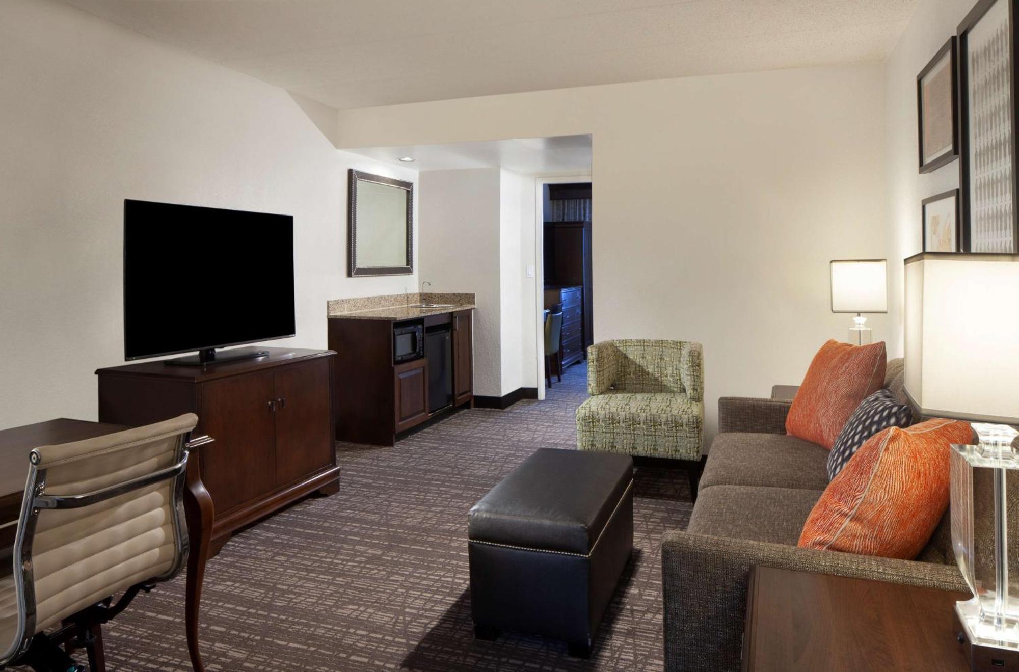 Embassy Suites By Hilton Philadelphia Airport Екстериор снимка