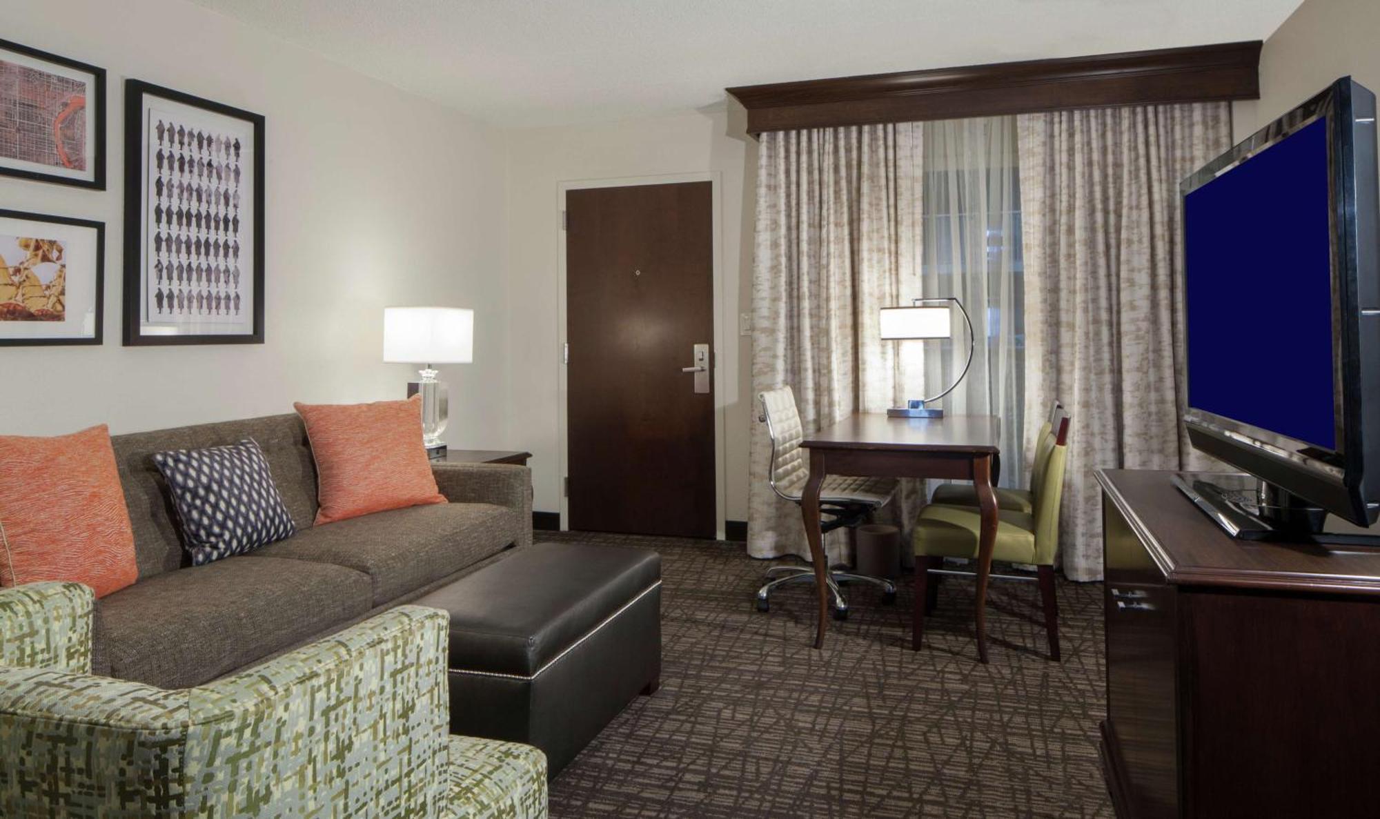 Embassy Suites By Hilton Philadelphia Airport Екстериор снимка