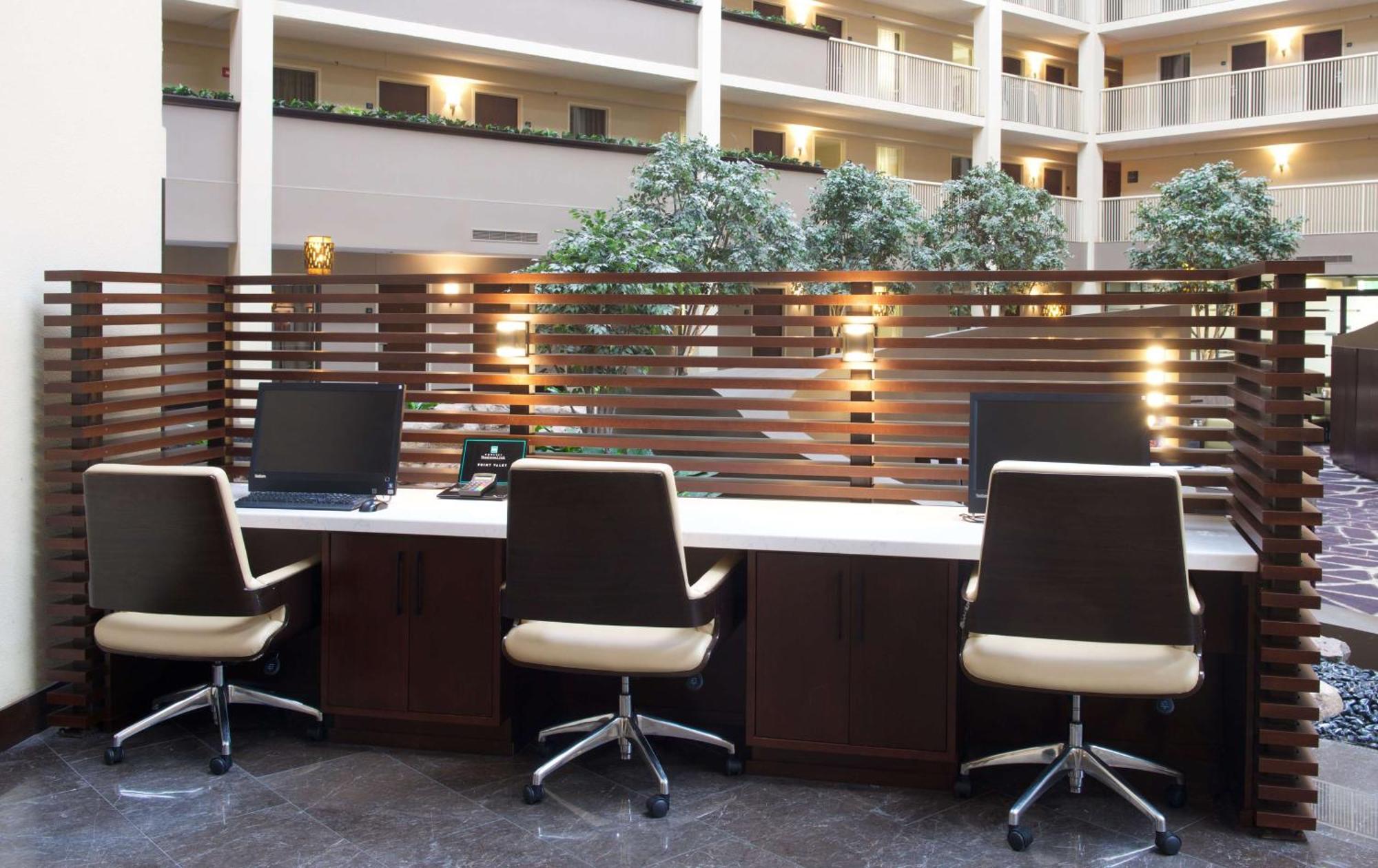 Embassy Suites By Hilton Philadelphia Airport Екстериор снимка