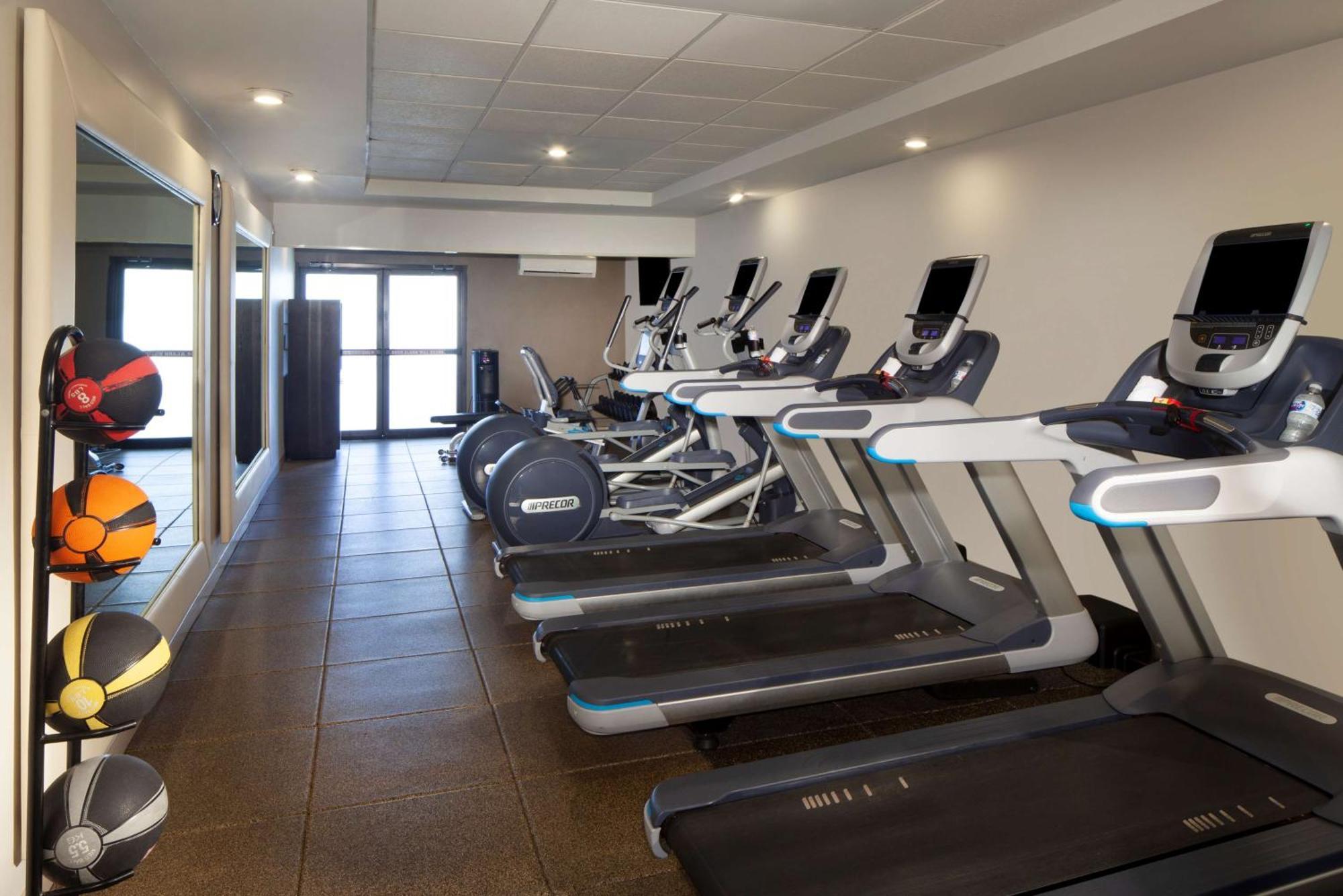 Embassy Suites By Hilton Philadelphia Airport Екстериор снимка