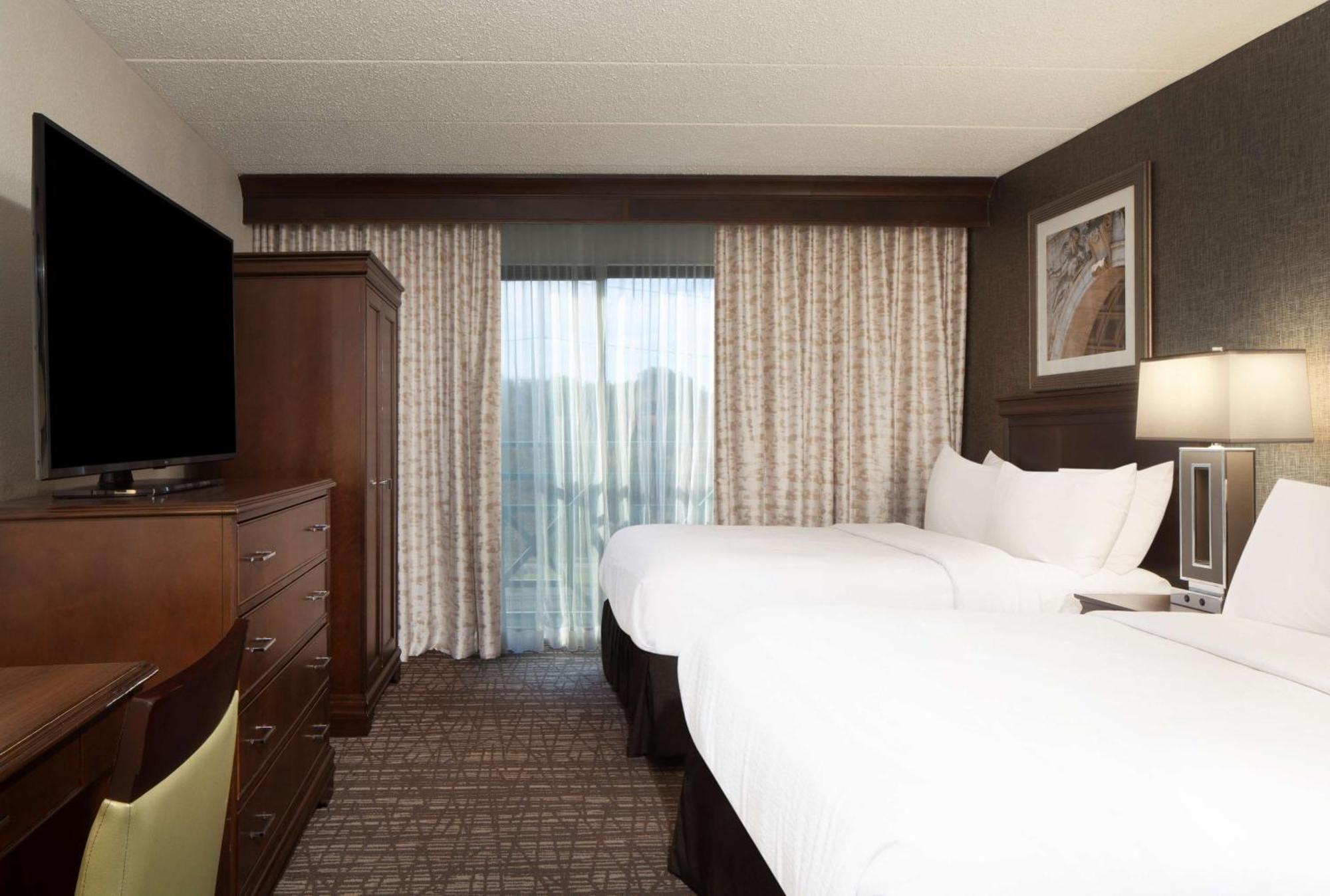Embassy Suites By Hilton Philadelphia Airport Екстериор снимка
