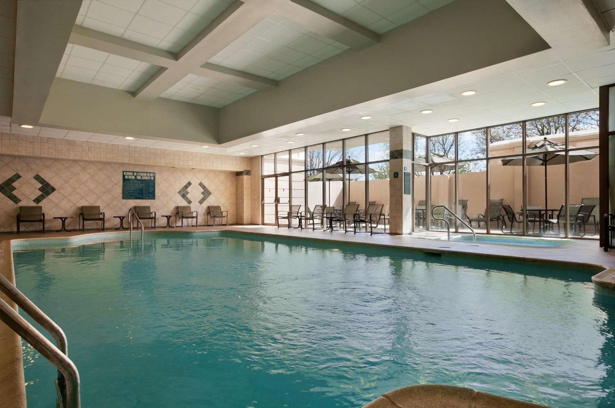 Embassy Suites By Hilton Philadelphia Airport Екстериор снимка