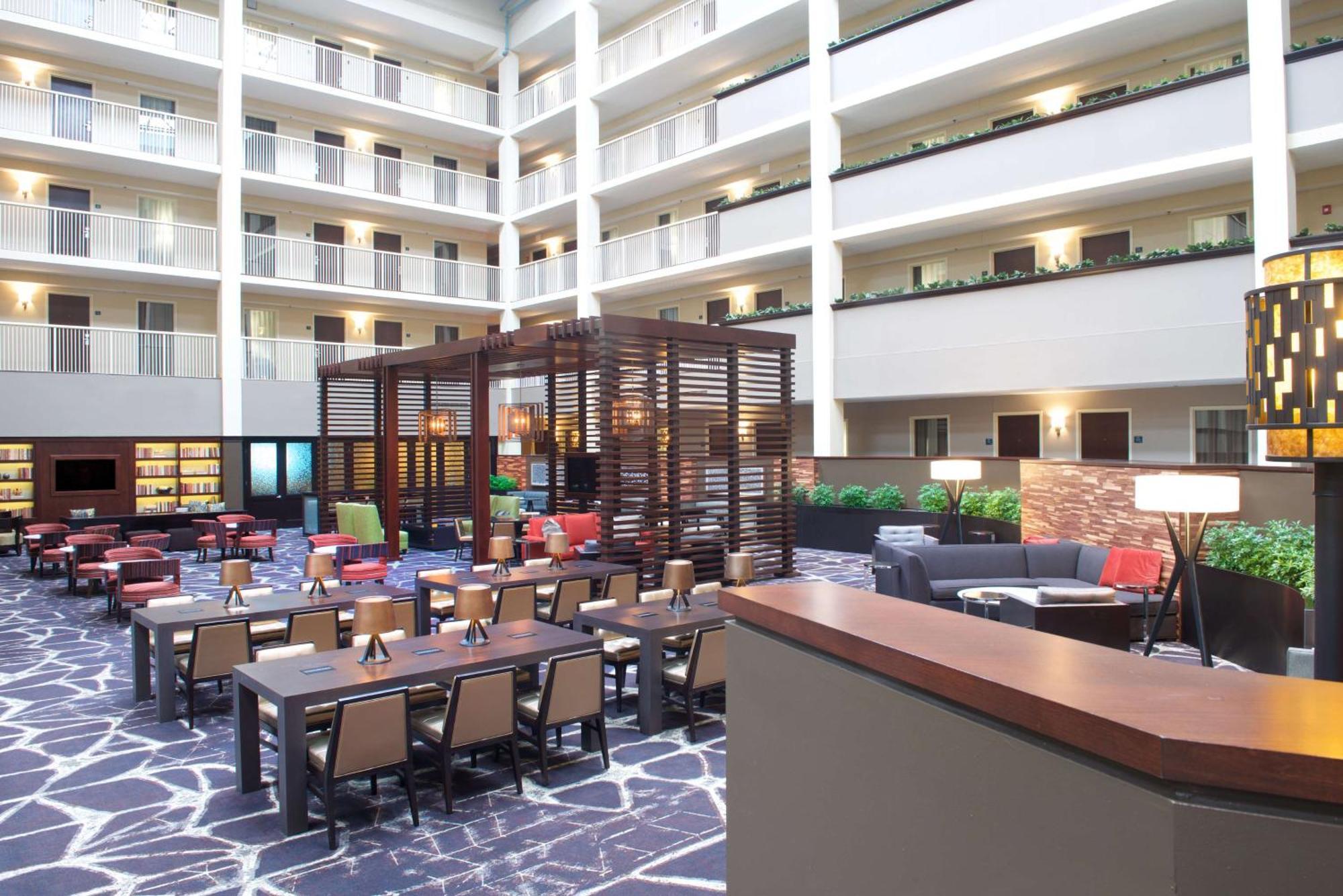 Embassy Suites By Hilton Philadelphia Airport Екстериор снимка