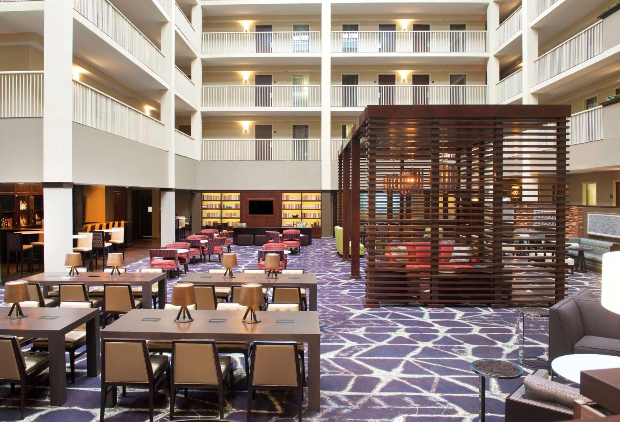 Embassy Suites By Hilton Philadelphia Airport Екстериор снимка