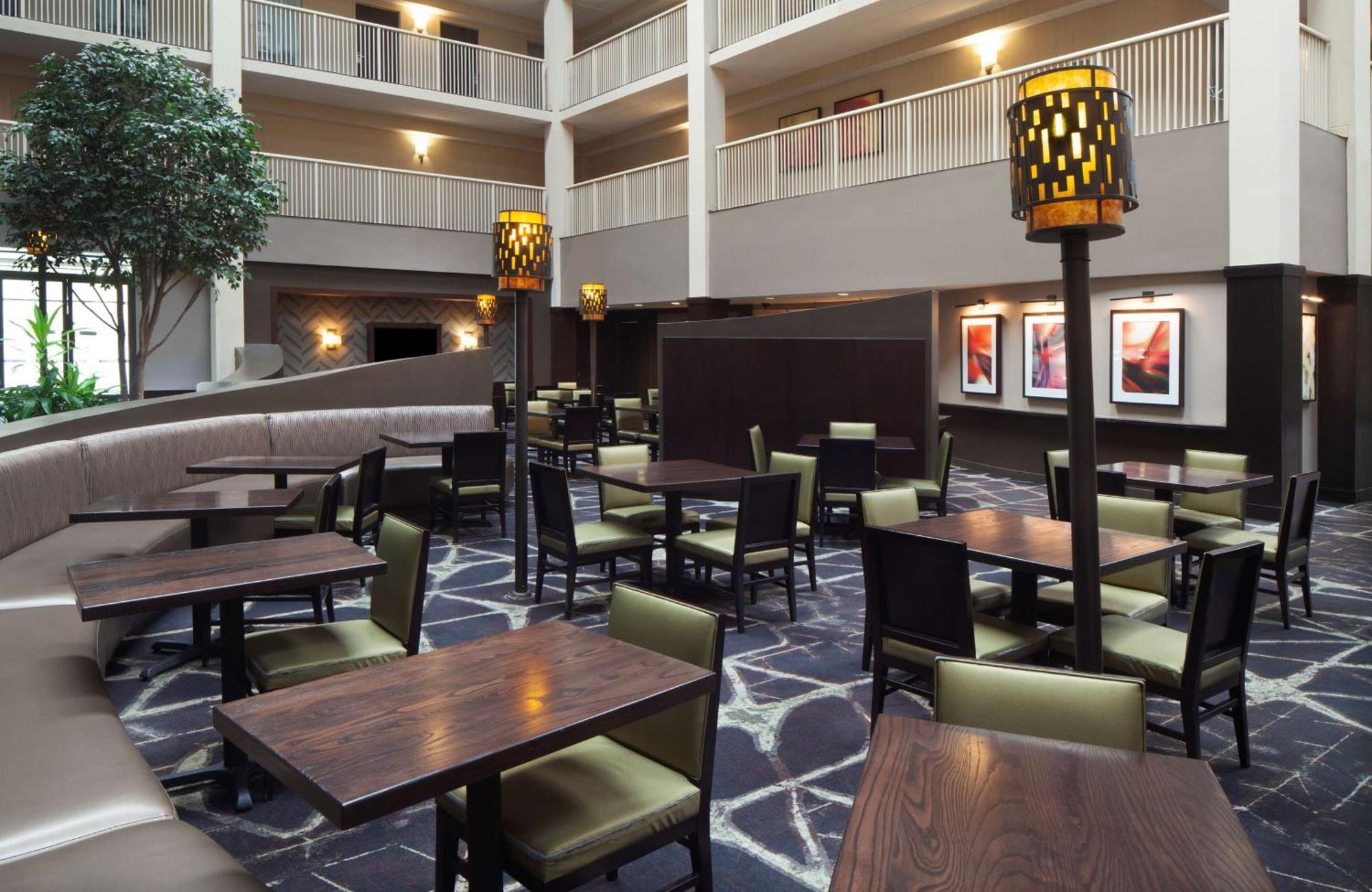 Embassy Suites By Hilton Philadelphia Airport Екстериор снимка