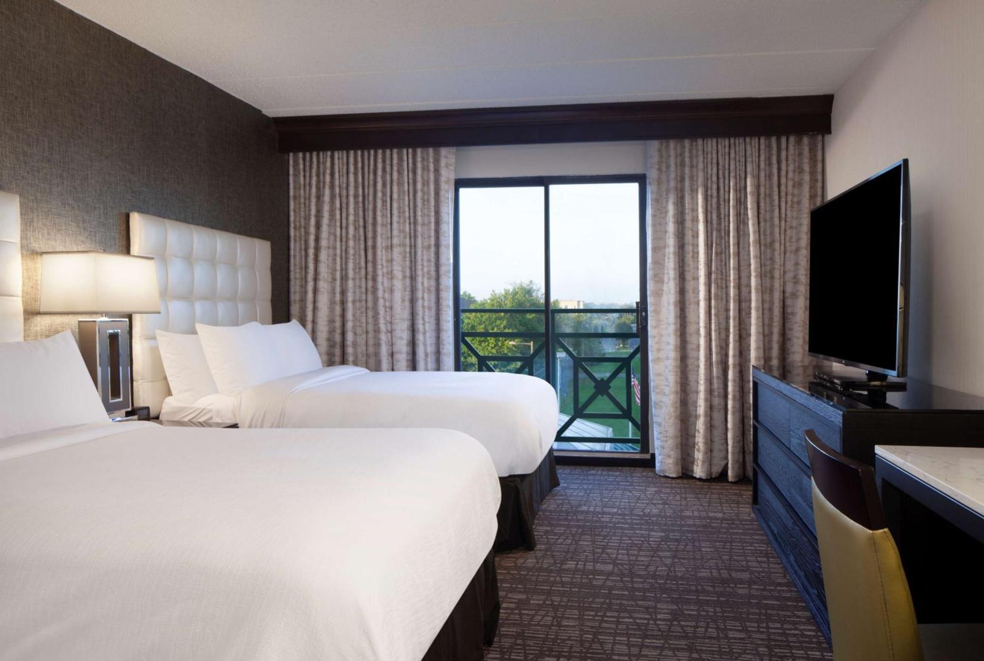 Embassy Suites By Hilton Philadelphia Airport Екстериор снимка