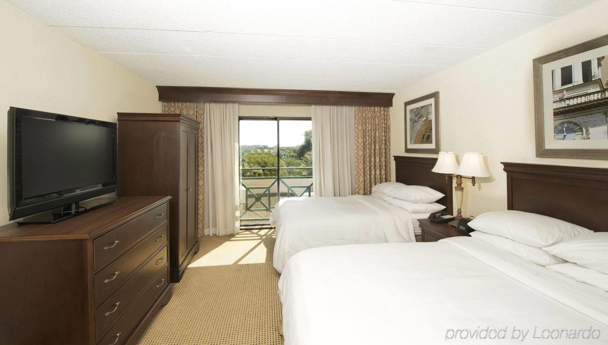 Embassy Suites By Hilton Philadelphia Airport Екстериор снимка